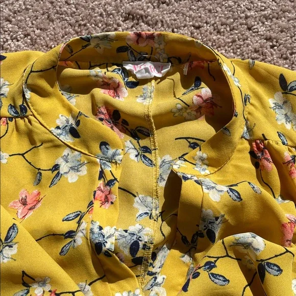 Floral Yellow blouse. AโGACI - Picture 7 of 7